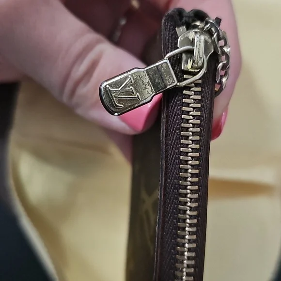 Louis Vuitton Brown Monogram Key Cles - Picture 13 of 13